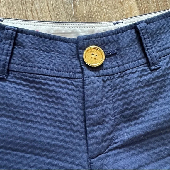 Lilly Pulitzer The Calahan Navy Textured Gold Button 100% Cotton Short Sz OO GUC - Picture 3 of 9
